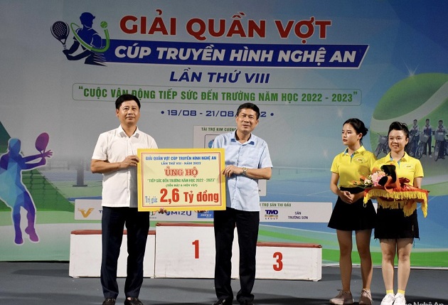 Hơn 2,6 tỷ đồng từ chương trình “Tiếp sức đến trường” sẽ được trao đến học sinh nghèo ở vùng sâu, vùng xa có hoàn cảnh khó khăn